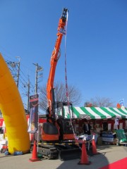 日立建機日本（株）東京支店新座営業所「お客様感謝祭」伊藤商会ツカミーノフォークシリーズ出展