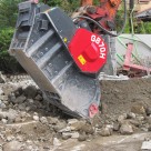 バケットクラッシャーGB70H-14051707