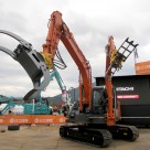 日立建機 ASTACO NEO（アスタコ ネオ）装着　ツカミーノウッド(Ｗ)+ツカミーノ全旋回フォーク